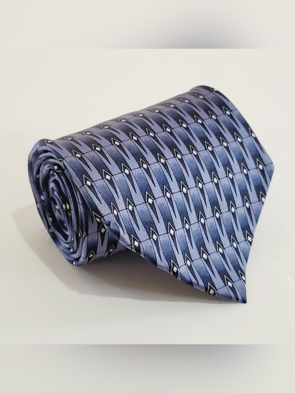 Ziggurat Blue Geometric Pattern Men's Silk Neck Tie 59x4"